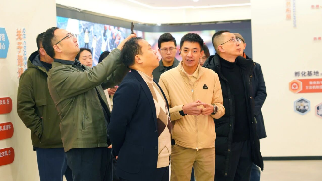 深化協(xié)同 合作共贏 | 渝中區(qū)文化和旅游商會(huì)到余上鷗參觀交流